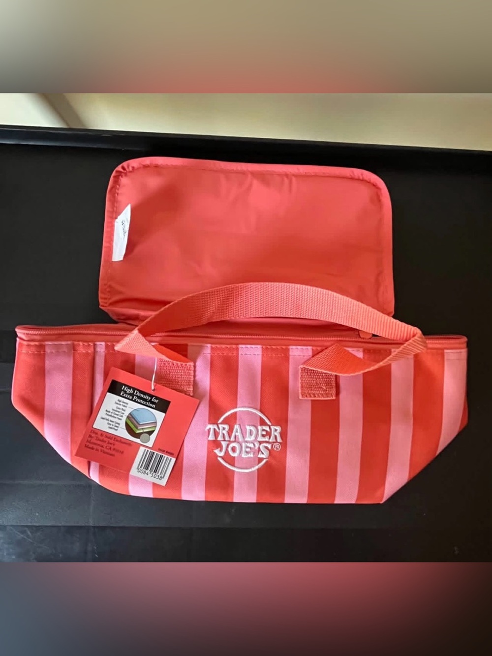 Trader Joe’s 2026! New Mini Insulated Bags Summer 6 Fun Colors - Picture 3 of 16